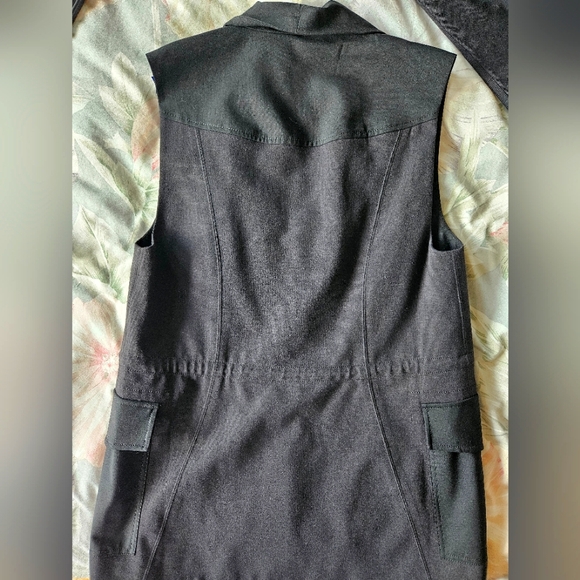 NWT. Kit and Ace, Size 6, Black vest - Picture 2 of 4